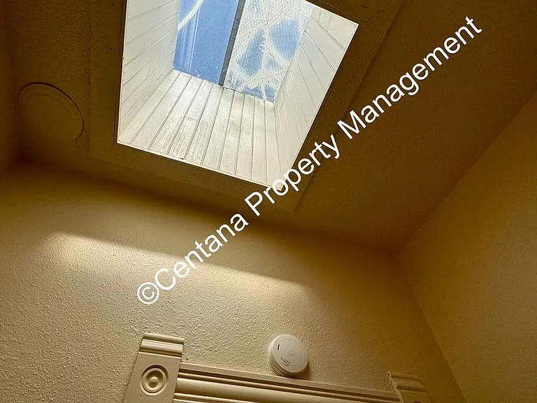 730-732 W Granite St — Photo 22