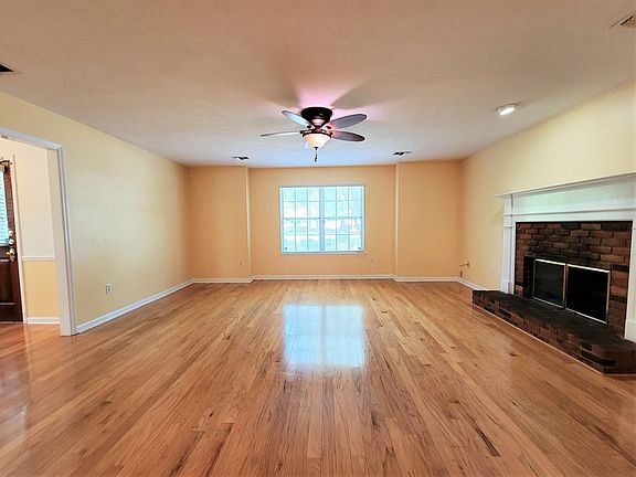 4th image of 3608 Gardenview Way