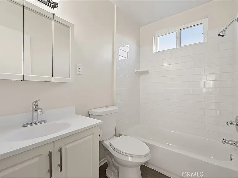 437 W Glenoaks Blvd #3 — Photo 9