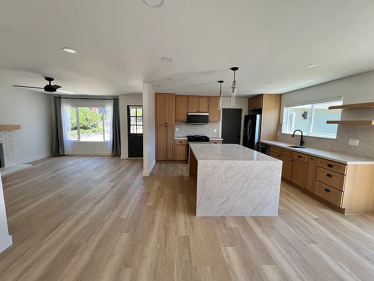 1327 Tanglewood Dr — Photo 8