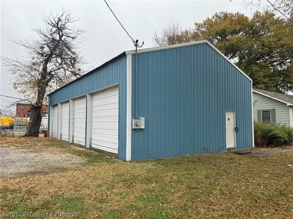 121 W Choctaw Ave, Sallisaw, OK 74955