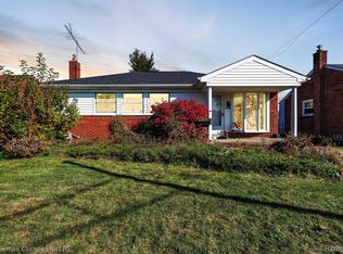 28490 Fountain St, Roseville, MI 48066