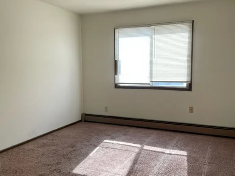 5305 N Lovers Lane Rd — Photo 5
