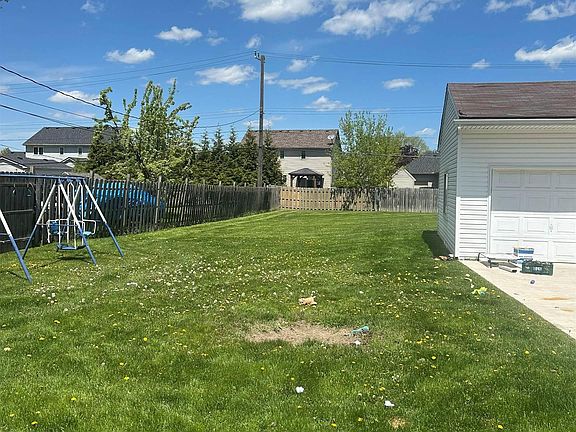 3rd image of 1618 Clinton Ave