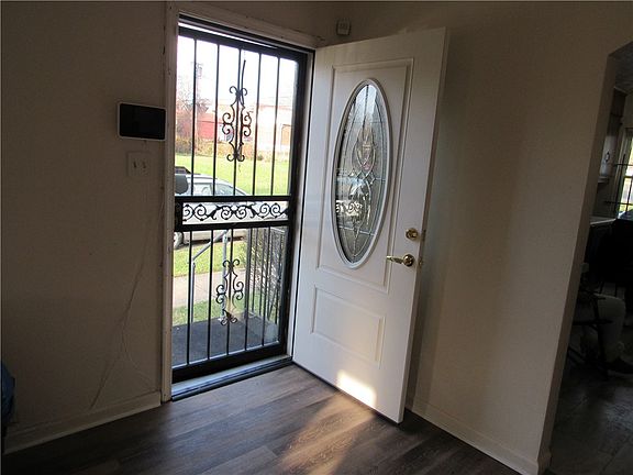 5th image of 3118 Athens Ave