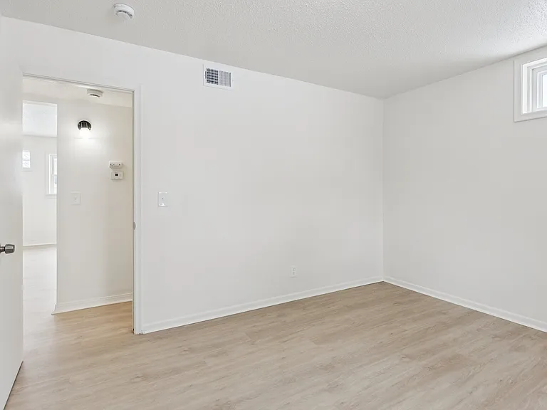 1056 S 29th St #7 — Photo 13