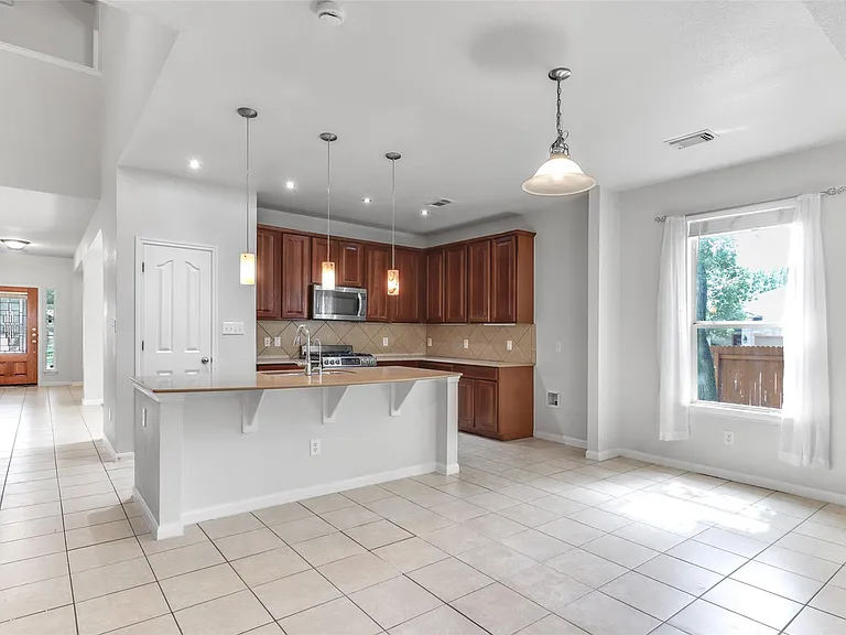 800 S Frontier Ln — Photo 9