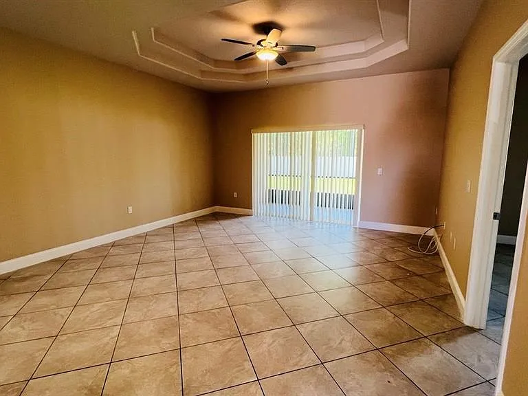 57 Columbia Ln #B — Photo 4