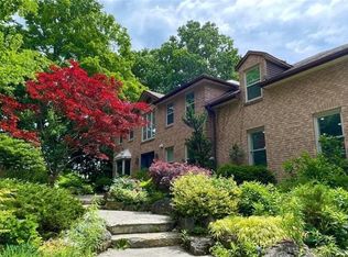 877 The Grange Side Rd, Caledon, ON L7C 0E4