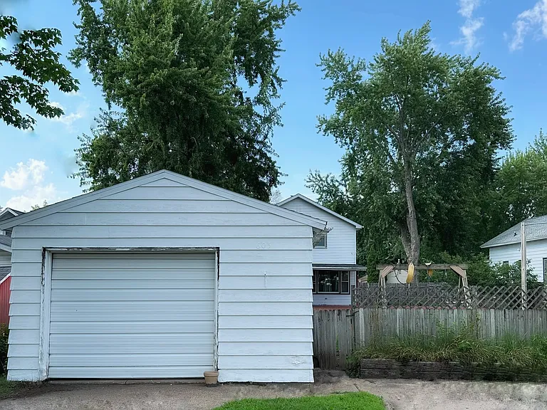 605 Fountain St — Photo 29