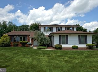 56 Ray Dwier Dr, Hamilton, NJ 08690