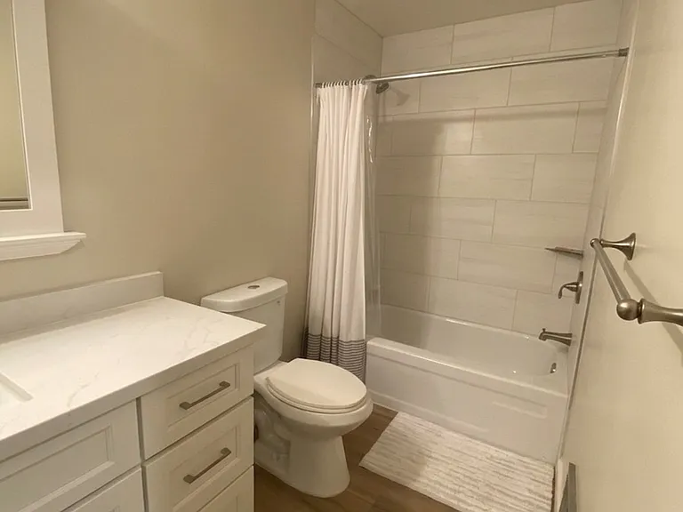 1431 Marchbanks Dr #4 — Photo 7
