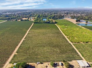 2960 E Woodbridge Rd, Acampo, CA 95220