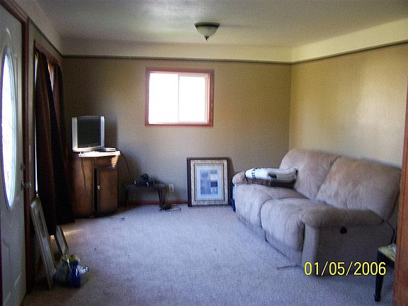 4th image of 743 Leonard St