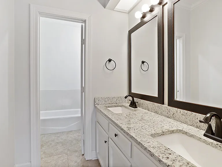 10735 Erin Vale Ave — Photo 9