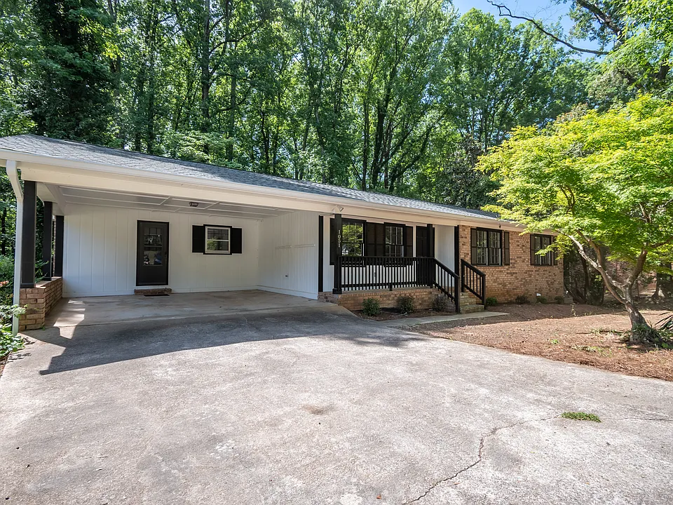 1051 Crooked Creek Rd
