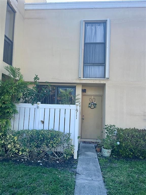 2931 SW 87th Ter #1911