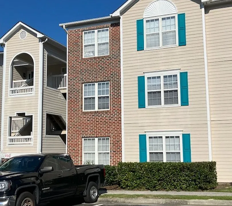 904H Litchfield Way