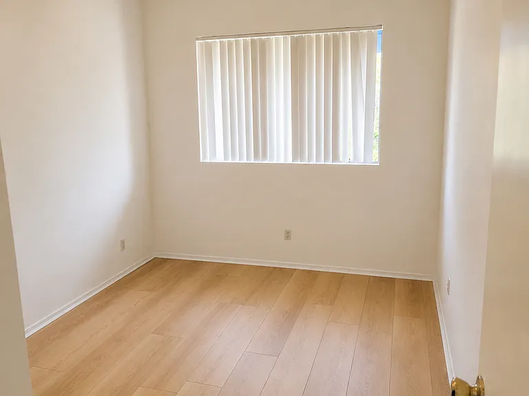 8310 Regents Rd #3F — Photo 5