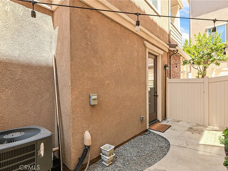 793 Banyan Way — Photo 37