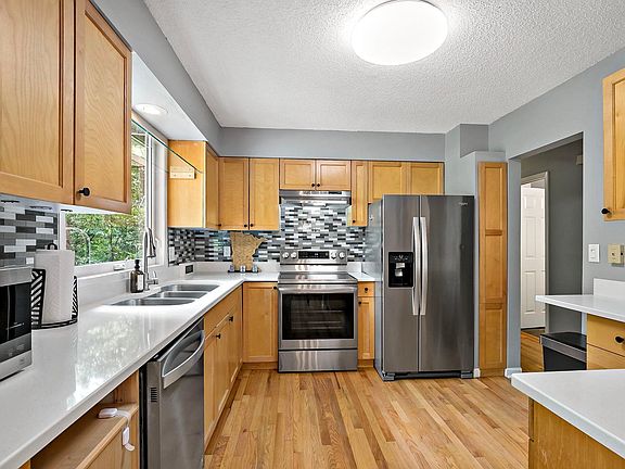 3rd image of 17336 Jersey Way