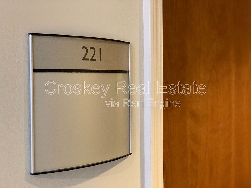 2nd image of 2006 A St Suite 221