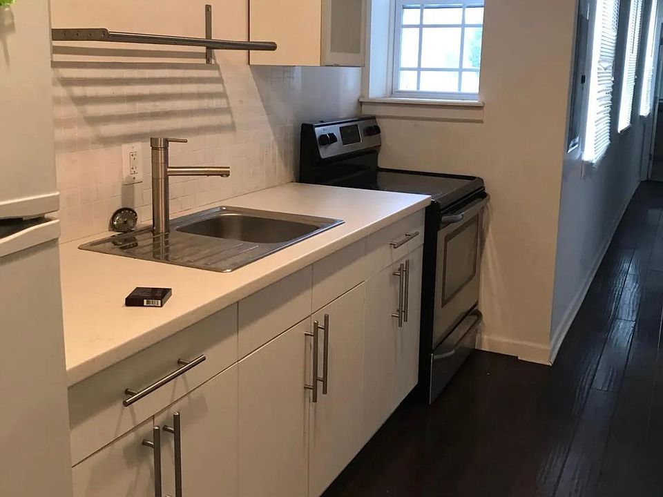 1st image of 3248 N Carlisle St #2