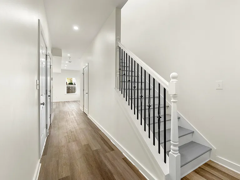 3607 Brycewood Dr — Photo 2