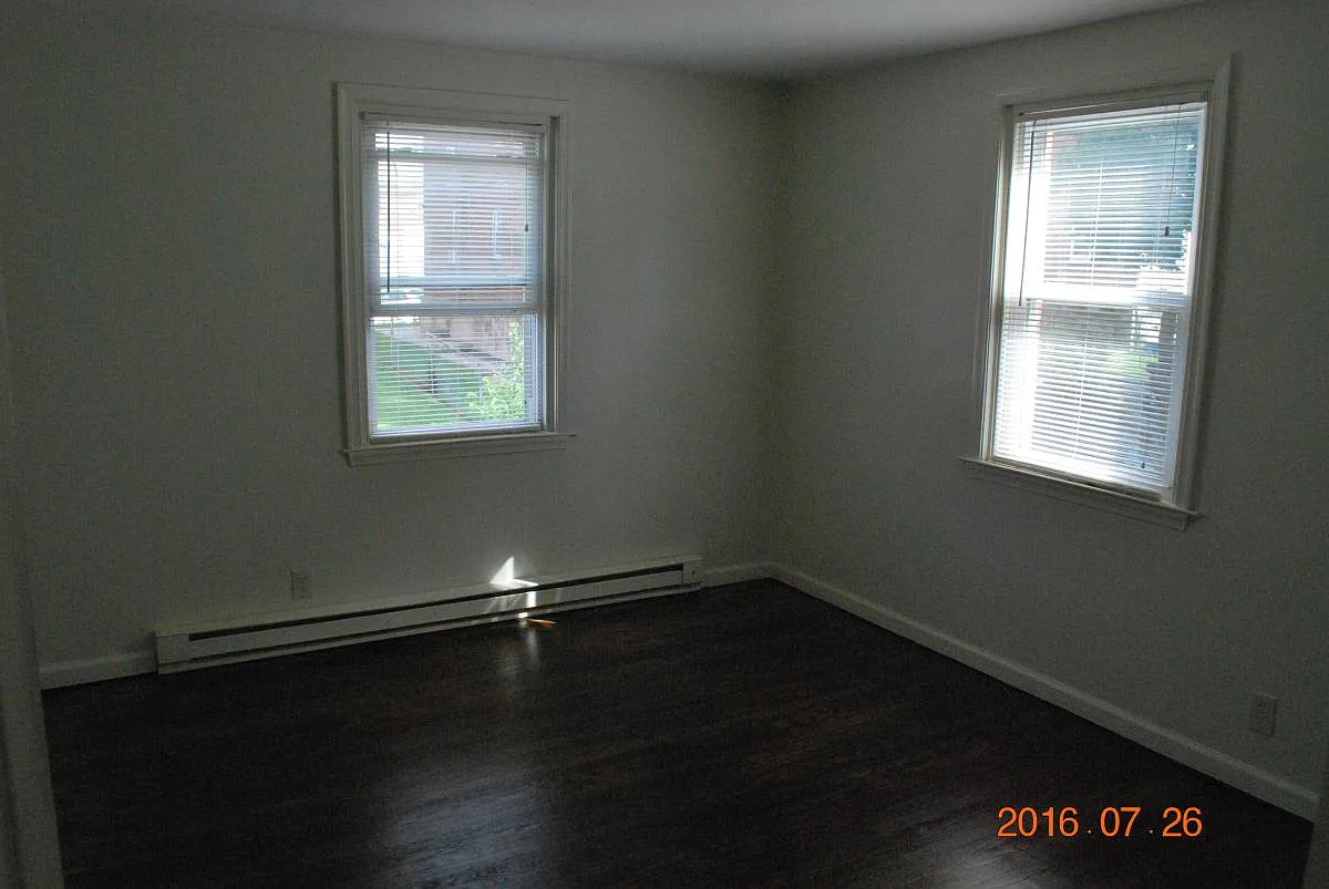 1 bed, 700 sqft, $1,100 — Photo 2