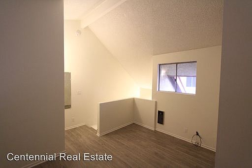 5th image of 2041 Beloit Ave