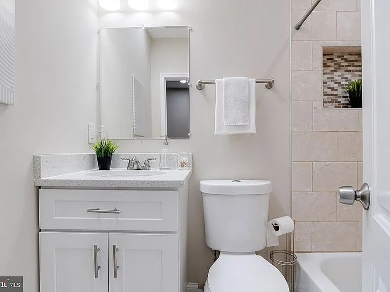442 N Linwood Ave — Photo 26