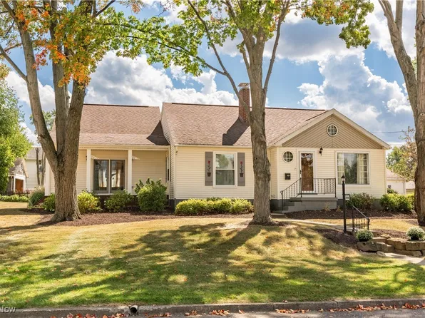 884 W College Rd, Alliance, OH 44601