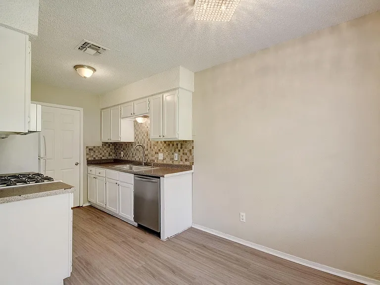 418 Linden St #A — Photo 15