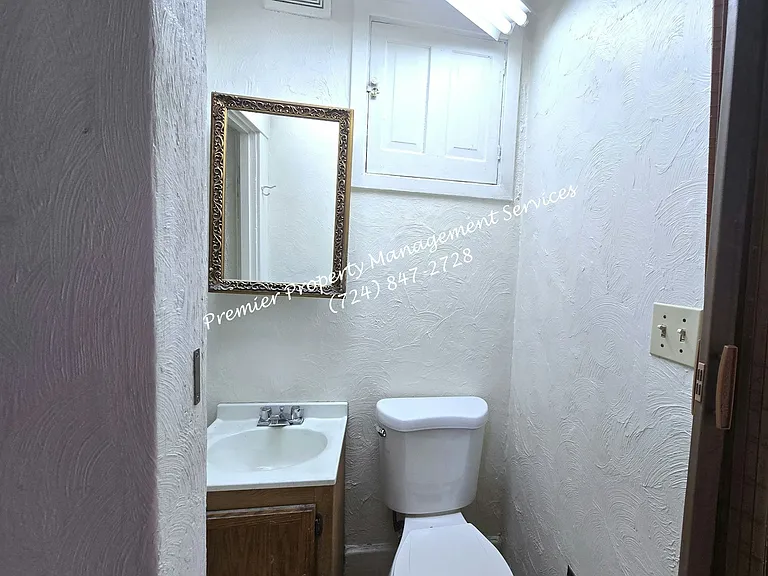 125 N Chestnut St #1/2 — Photo 25