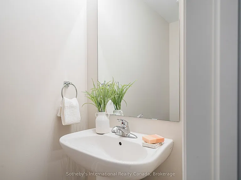 45 McLean Ave — Photo 21
