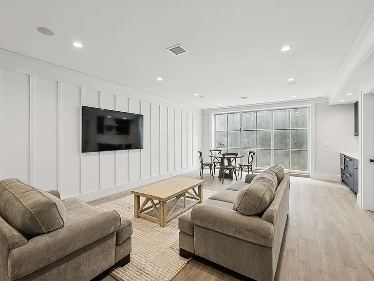 18 Red Cedar Rd — Photo 25