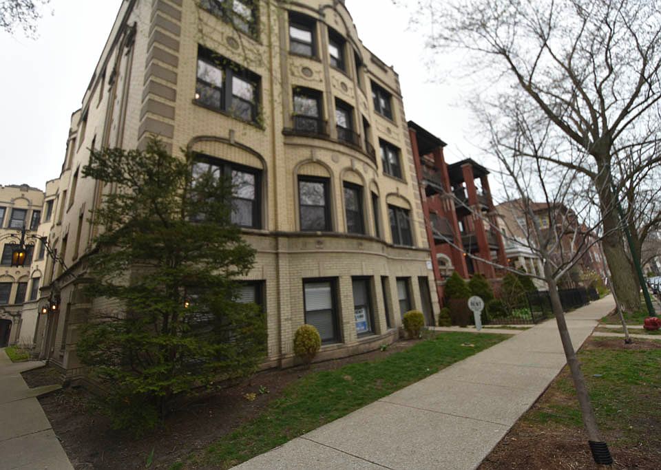 1st image of 1434 W Farragut Ave #D3