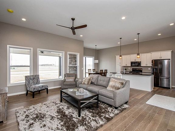 5th image of 1811 Green Oak Ct