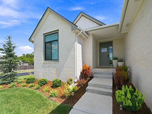 4th image of 2602 N Emerald Ct