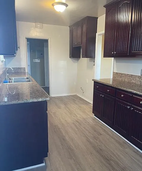 9200 S Hobart Blvd — Photo 7