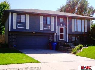 15029 Chalco Pointe Cir, Omaha, NE 68138