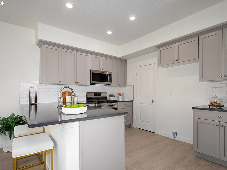 6914 N Madison Cir — Photo 9