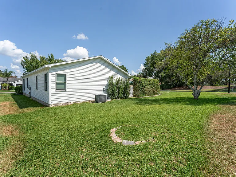 1401 W Schwartz Blvd — Photo 3