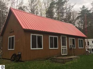 4185 W Herrick Rd, Farwell, MI 48622