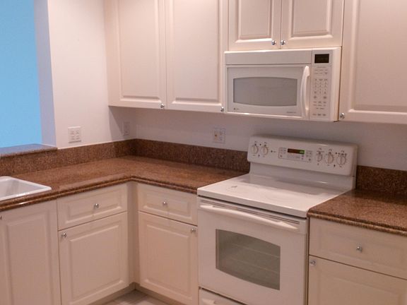 5th image of 11 Harbour Isle Drive W #Ph05