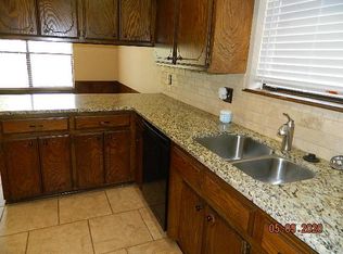 624 Lakeside Cir, Edmond, OK 73012