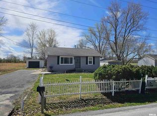 203 W Tamaroa Rd, Ina, IL 62846