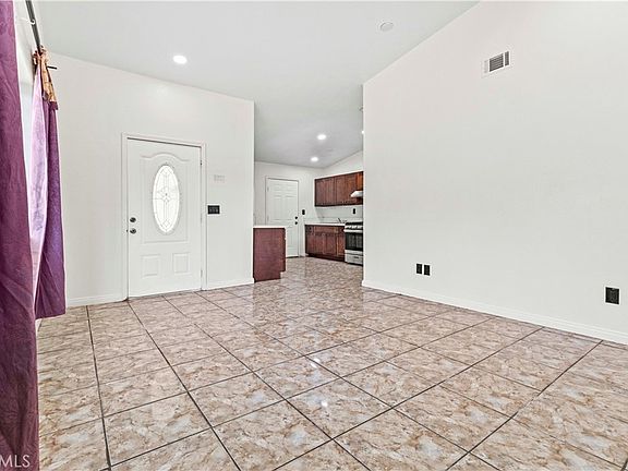 5th image of 10127 Finch Ave