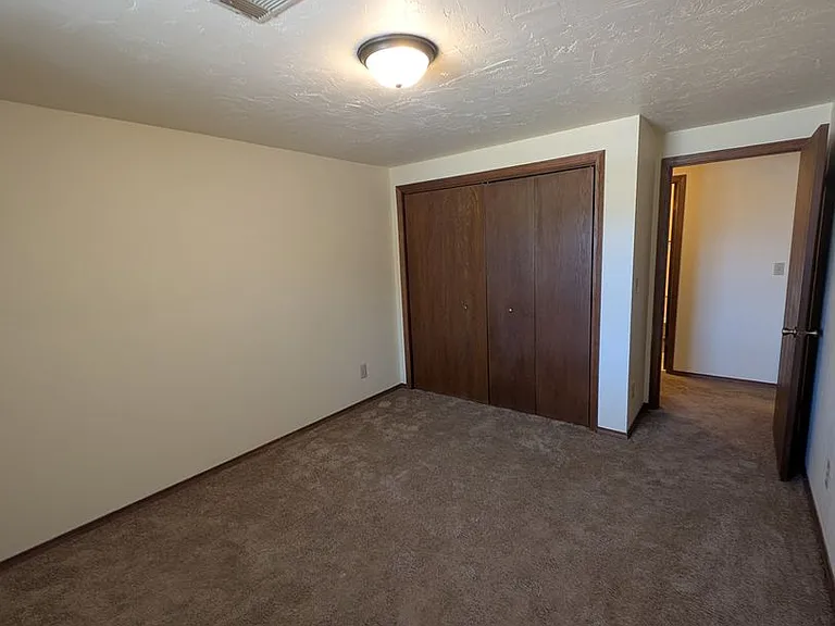 Pheasant Run Apartments — Photo 13