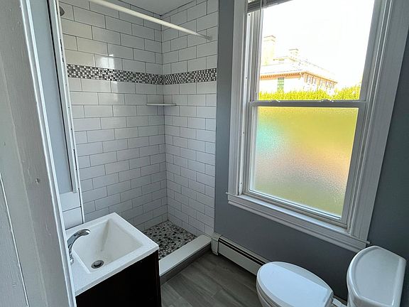 4th image of 12 Muirhead St APT 2